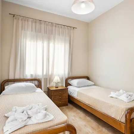 Apartment Patelakis Near The
